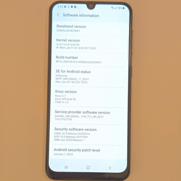 Samsung Galaxy A50 Locked TracFone  - Black - 64 GB EUC - Picture 10 of 10